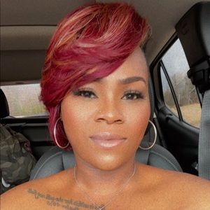 Meet your Posher, Monique